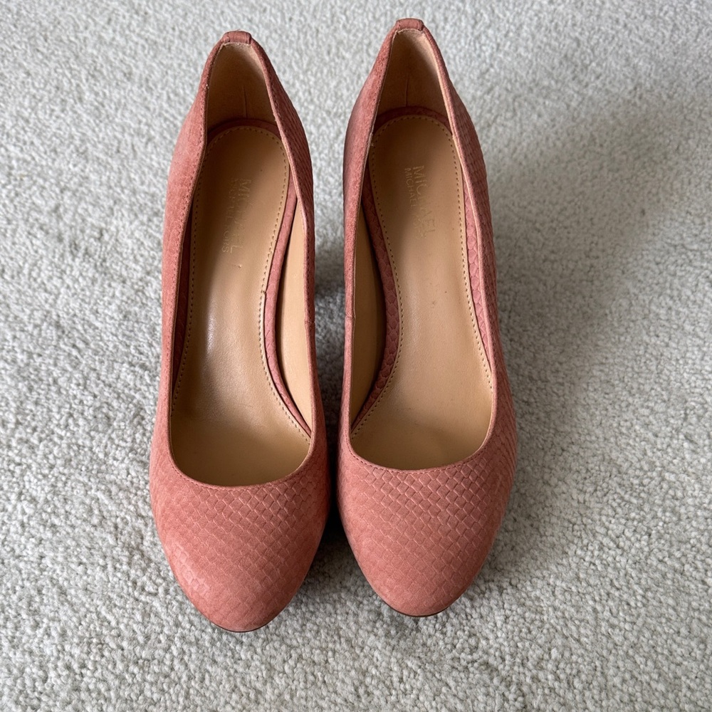 Michael Kors Blush Pink Textured Women's Pumps